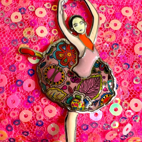 BEAUTIFUL ACRYLIC/METAL BALLERINA NECKLACE - Picture 9 of 10